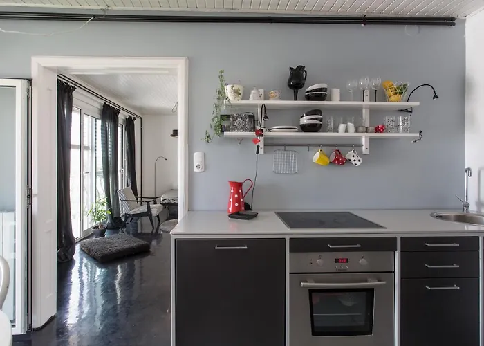 Lovely 3-Bedroom Skyline Apartment
